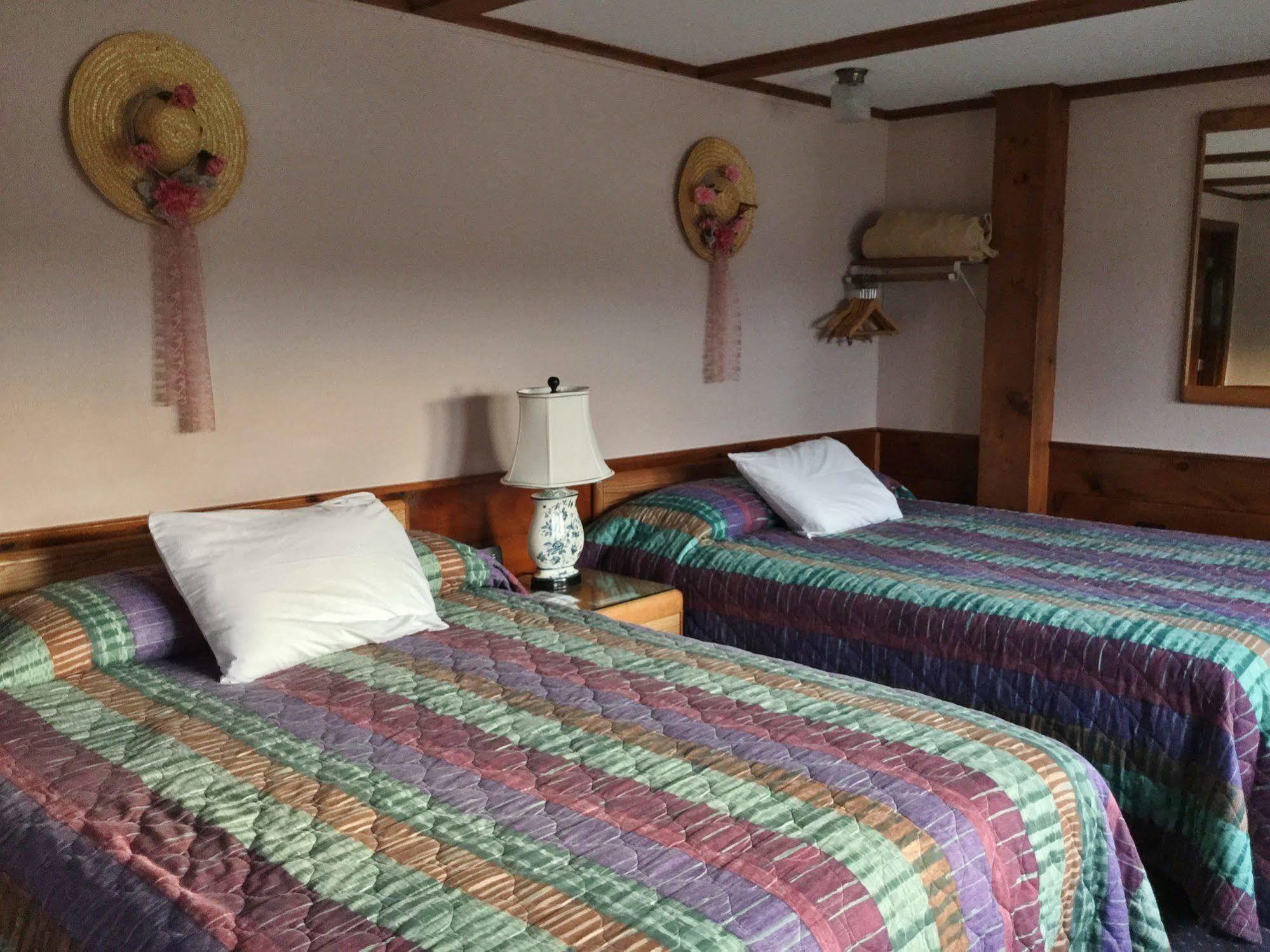 Bay Top Motel Weirs Beach Exterior photo